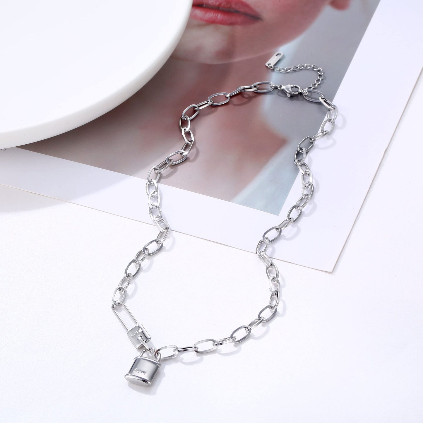 Lock-silver