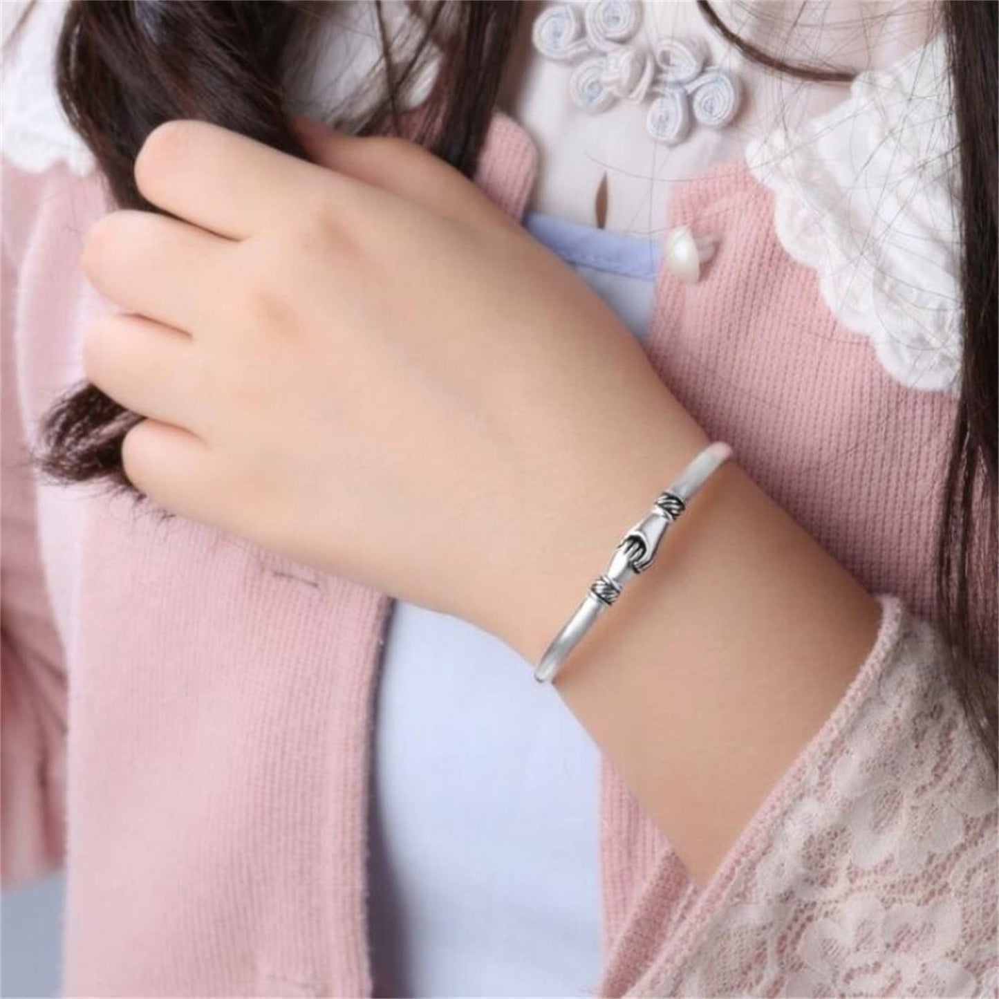 Leaf Shape Bracelet for Women Girls Metal Bracelet Fashion Simple Open Bracelets Jewelry Bangle Bracelets Gifts Birthday