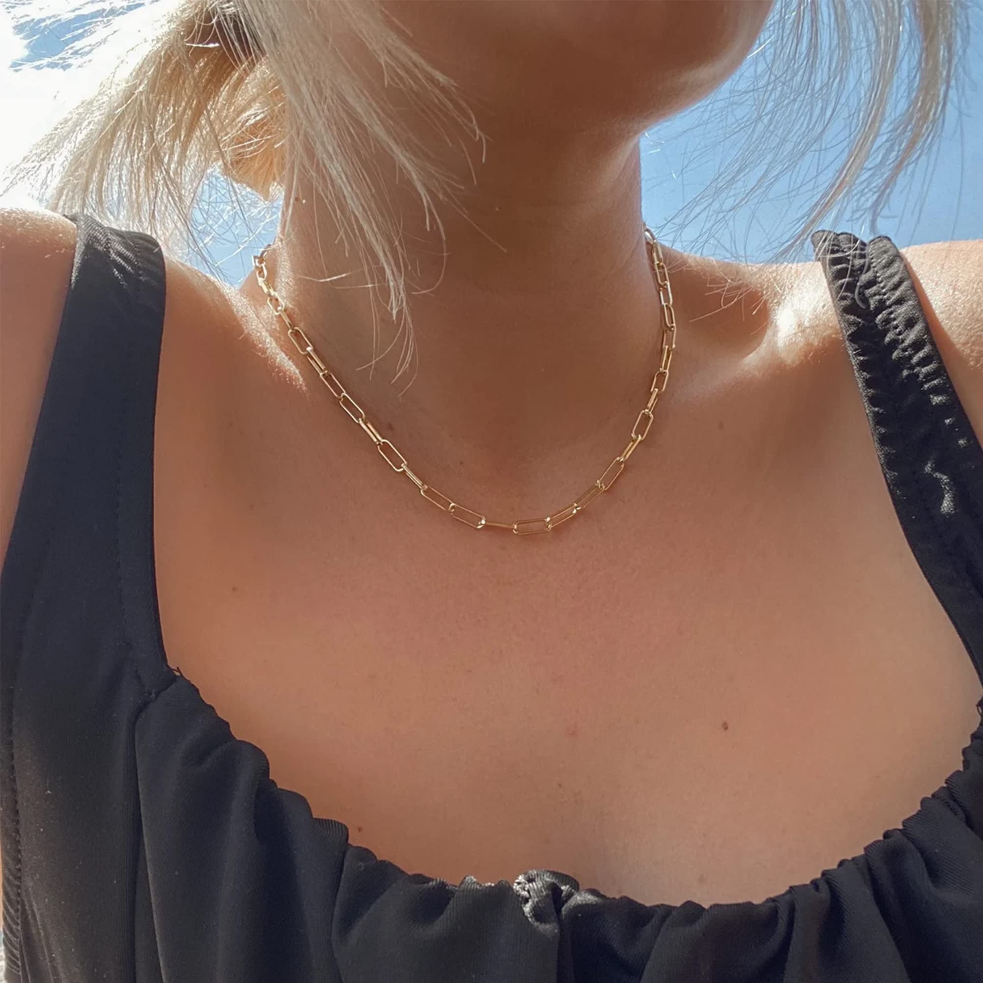 GOLD CURB NECKLACE | Chunky gold necklaces, Chain necklace outfit, Gold  chain choker