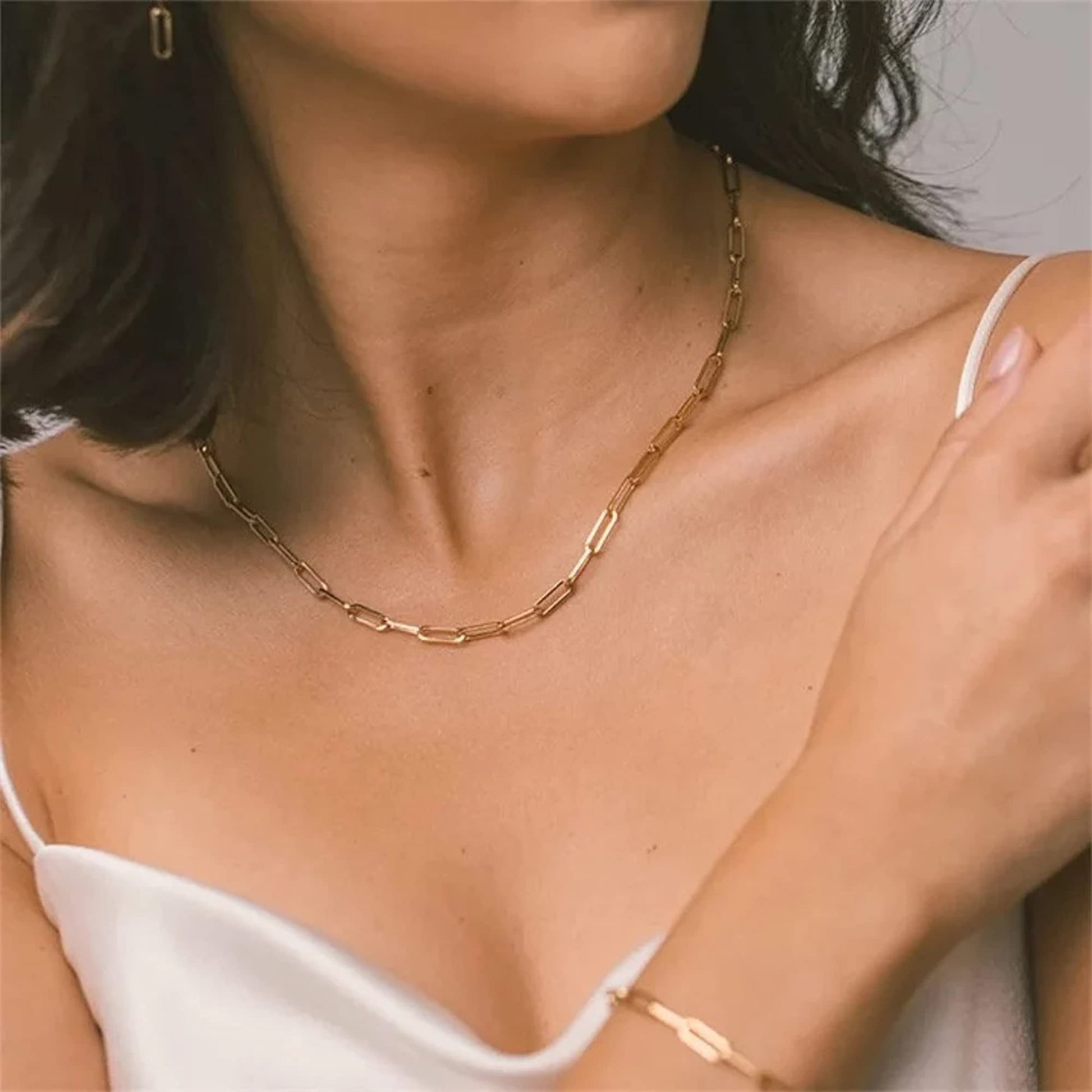 Layered Gold Initial Necklaces for Women, Chunky 14K Gold Plated Paperclip  Chain Necklace for Women Gold Coin Simple Letter Pendant Necklace Layering